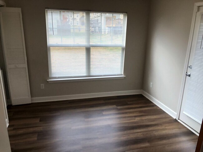 Building Photo - Nashville - 2 Bedroom Condo 2.5 Baths 37214