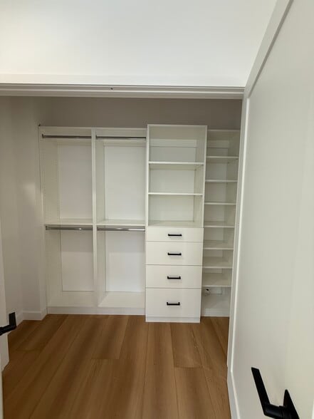 Building Photo - 9213 White Oak Ave