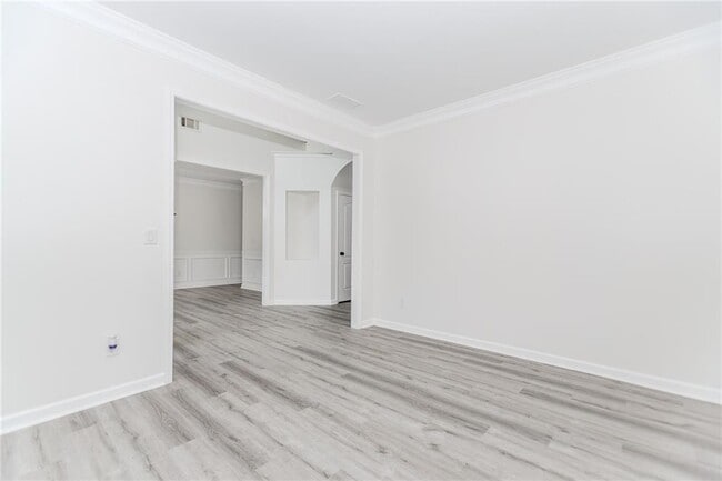 Building Photo - 2023 Jameson Cir NE