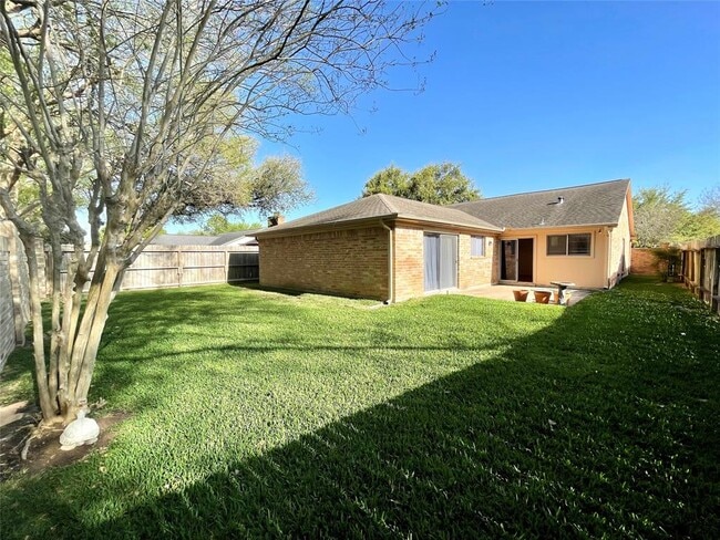 Building Photo - 2551 Coopers Post Ln