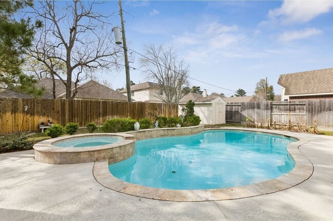 Building Photo - 25803 Longstone Rd