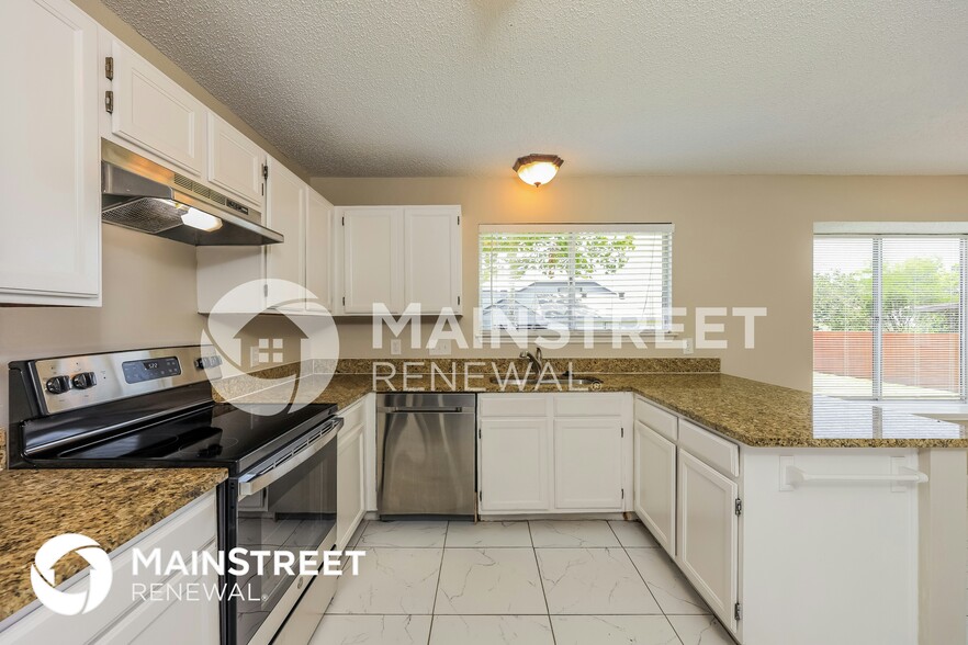 Building Photo - 6818 Still Lake Dr