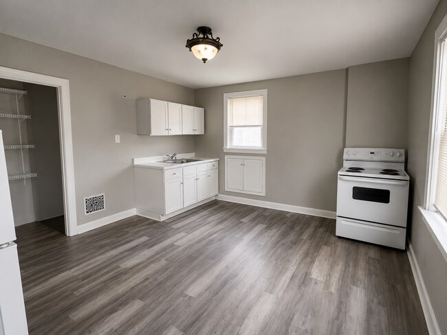 Building Photo - 3676 Montana St