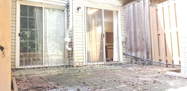 Building Photo - 10537 Englishman Dr