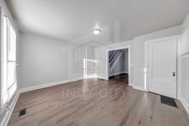 Building Photo - 622 N Mulberry St