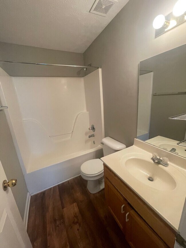 Building Photo - Hamlet Square Townhomes Unit 2344C