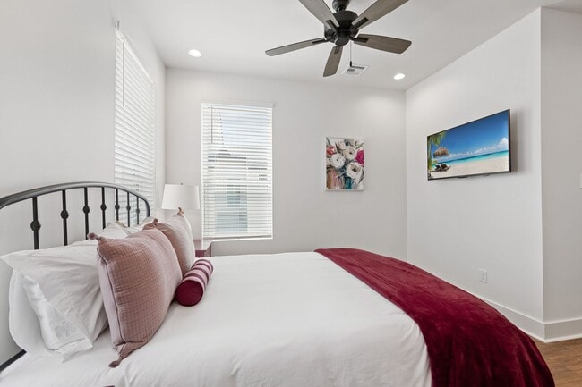 Building Photo - 106A Ash Ln