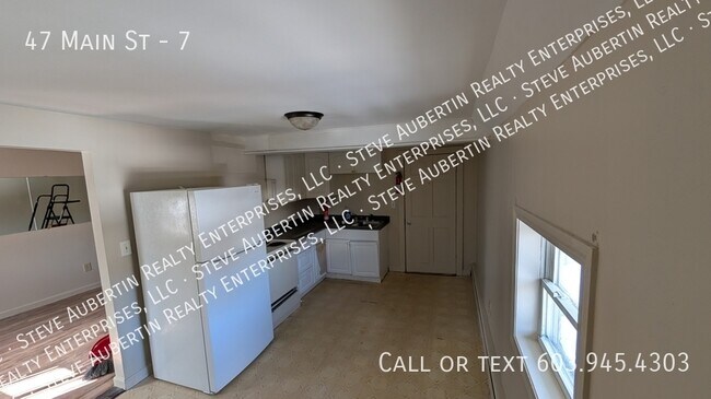 Building Photo - 47 Main St