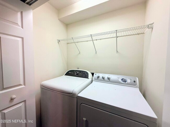 Building Photo - 8128 Summerside Cir