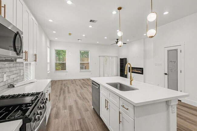 Building Photo - 3717 Palmer St