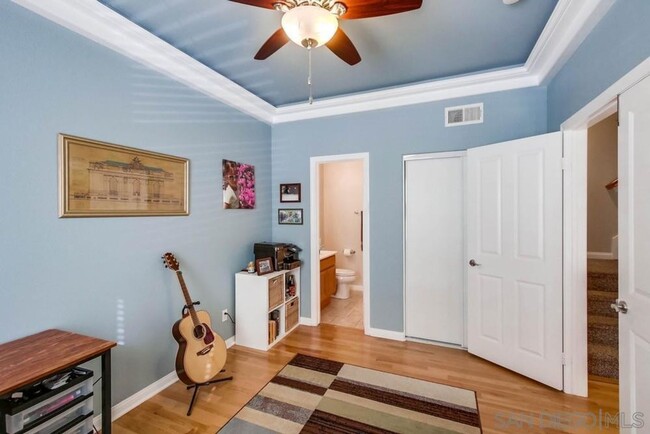 Building Photo - Beautiful 3 BD, 3.5 BA Detached Townhouse ...