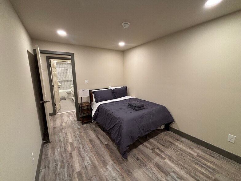 Building Photo - 124 Eastern Heights Dr