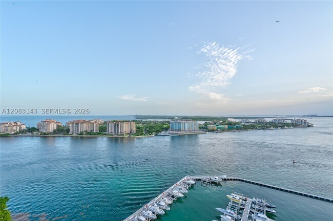 Building Photo - 1000 South Pointe Dr