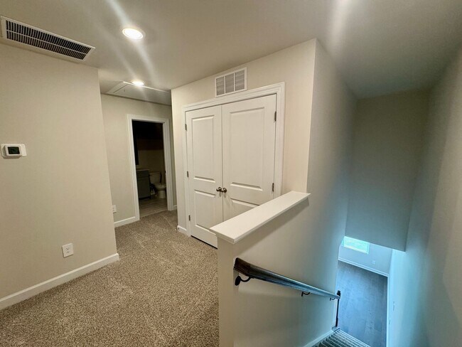 Building Photo - 3BR/2.5BA Townhouse in Monroe