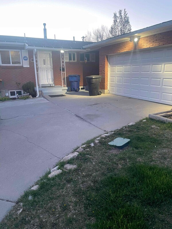 Building Photo - 3936 Sunnydale Ave