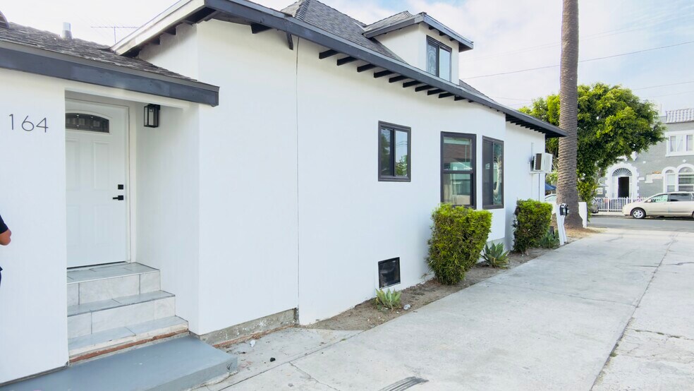 Building Photo - 1162 E 46th St