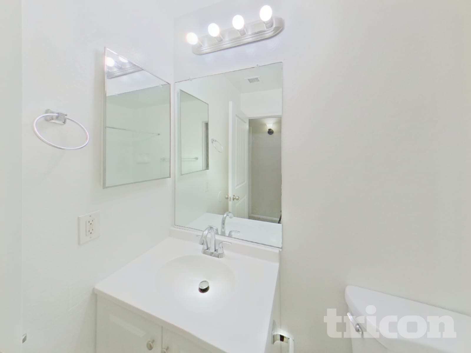 Building Photo - 40399 W Thornberry Ln