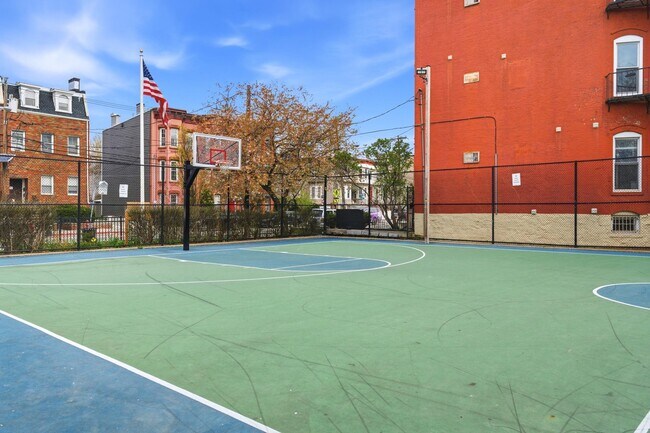 Building Photo - 104 Palisade Ave