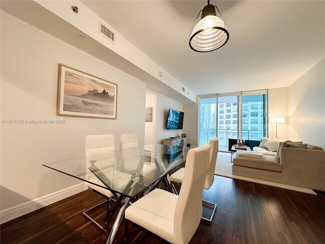 Building Photo - 951 Brickell Ave