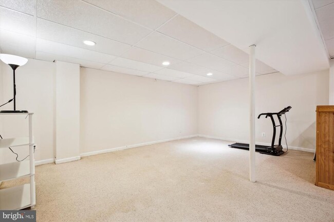Building Photo - 15120 Watergate Rd