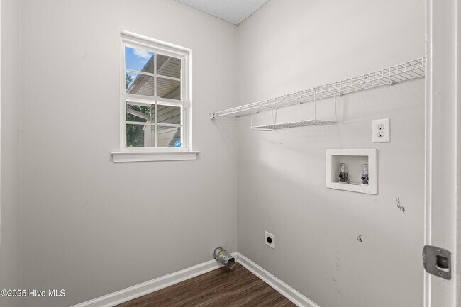 Building Photo - 200 Druid Ct