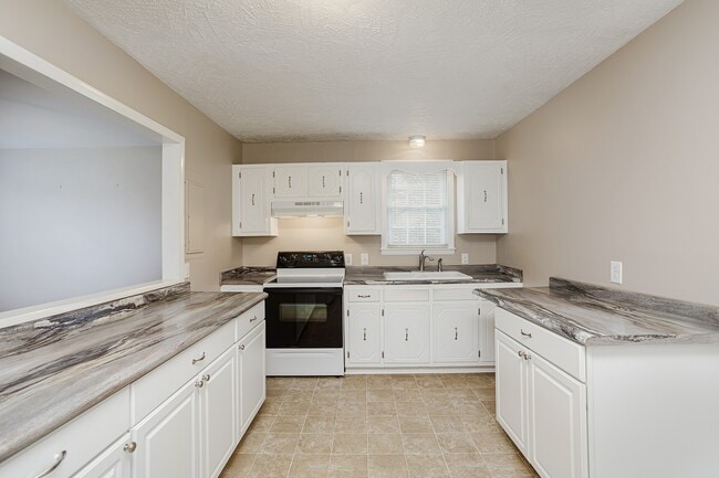 Building Photo - 121 Highland Dr