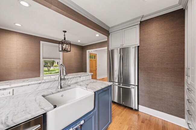 Building Photo - 12 Colleton Dr