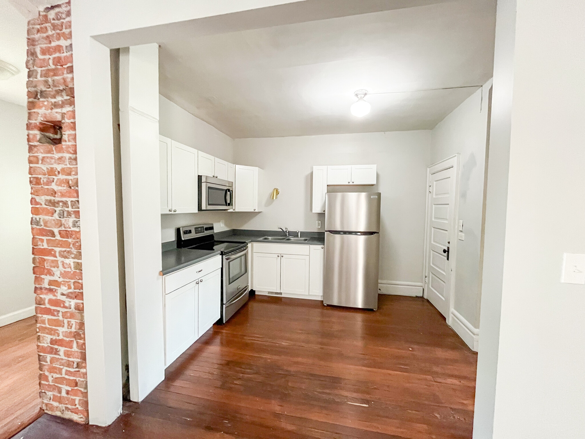 Kitchen - 218 E Patterson Ave