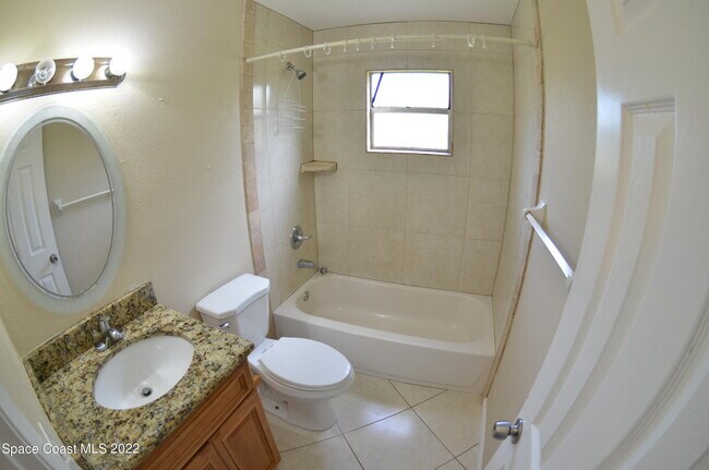 Building Photo - 2912 Pembroke Rd