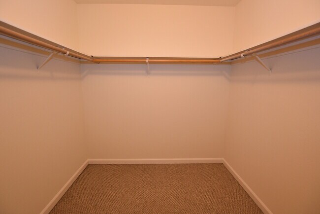 Building Photo - Bright Cambrian 3 Bedroom 2.5 Bath Home w/Office
