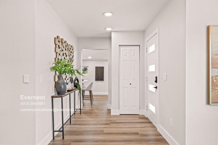 Building Photo - 5908 S Manhattan Ave