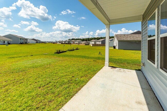 Building Photo - 713 Pisces Ln