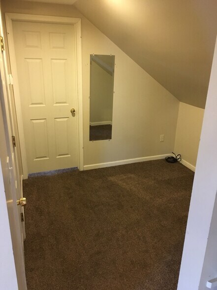 Building Photo - 604 W MT MORIS ST APT 3
