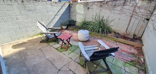 Building Photo - 1818 Montrose St