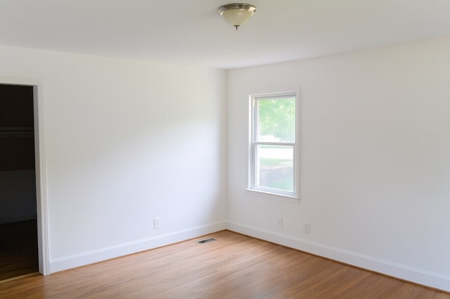 Building Photo - 1201 Highland Ave