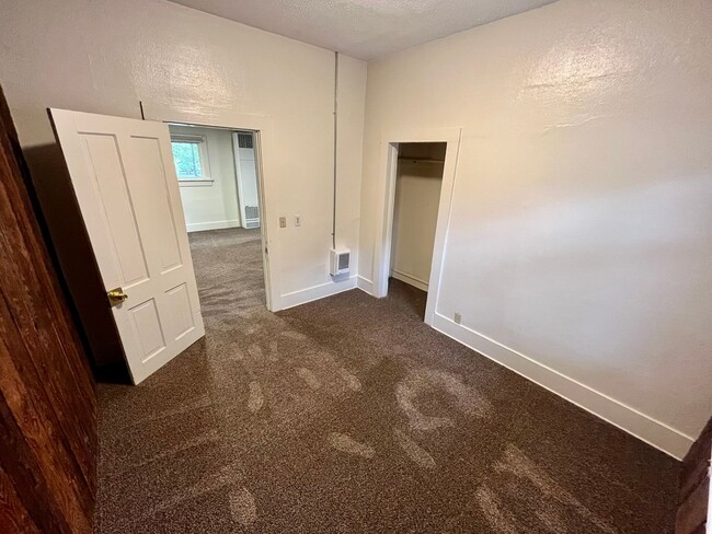 Building Photo - PET-FRIENDLY HOUSE NEAR OSU CAMPUS