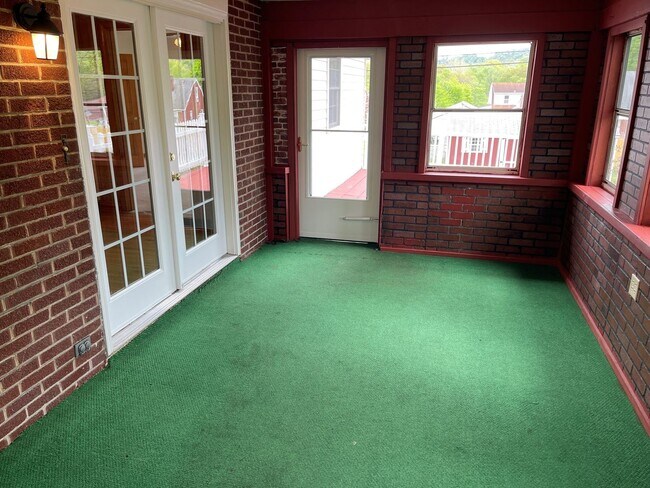 Building Photo - 4 BR/3.5 Bath Single Family Home in  Cumbe...