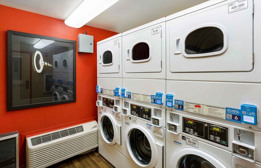 Building Photo - Furnished Studio-Fishkill - Route 9