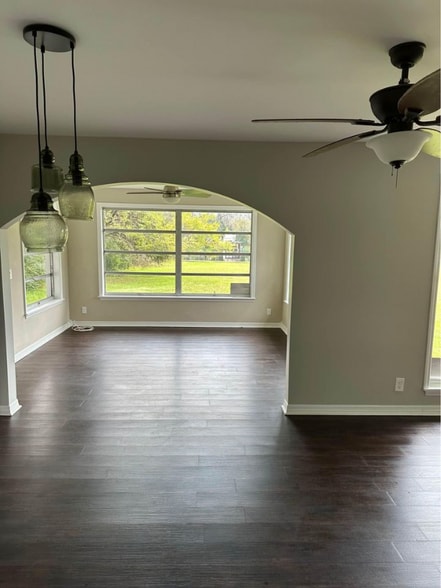 Building Photo - 2109 Hyde Park Rd