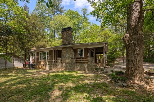 Primary Photo - Royal Pines Cottage