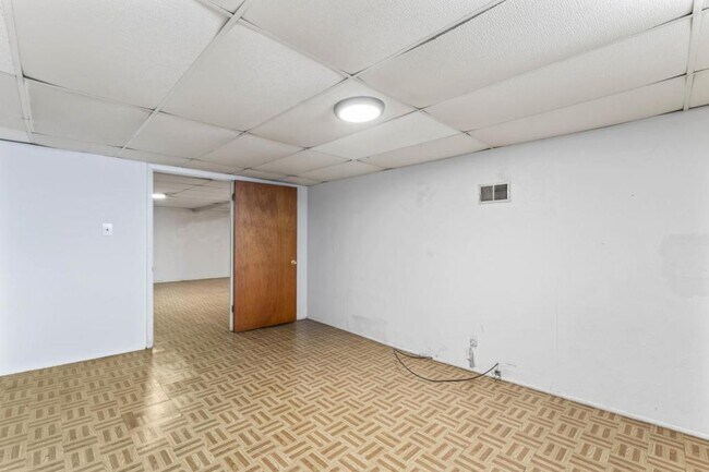 Building Photo - 9115 Clarion Dr