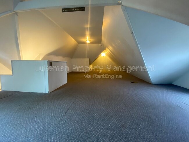 Building Photo - 743 Academy St