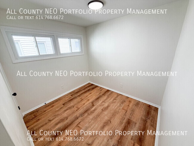 Building Photo - 677 Frebis Ave