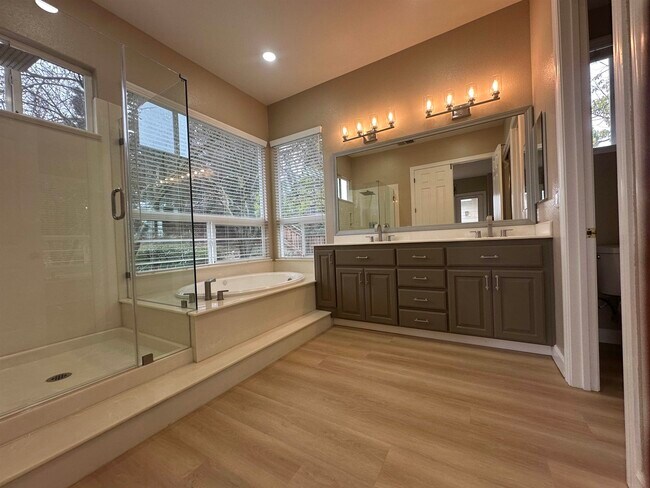 Building Photo - 583 Montori Ct