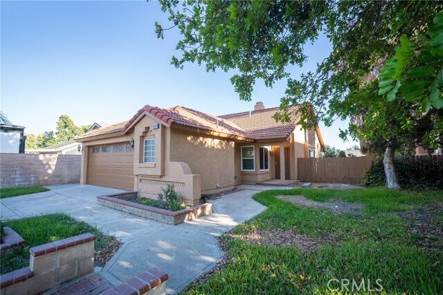 Building Photo - 15061 Fuchsia Ct