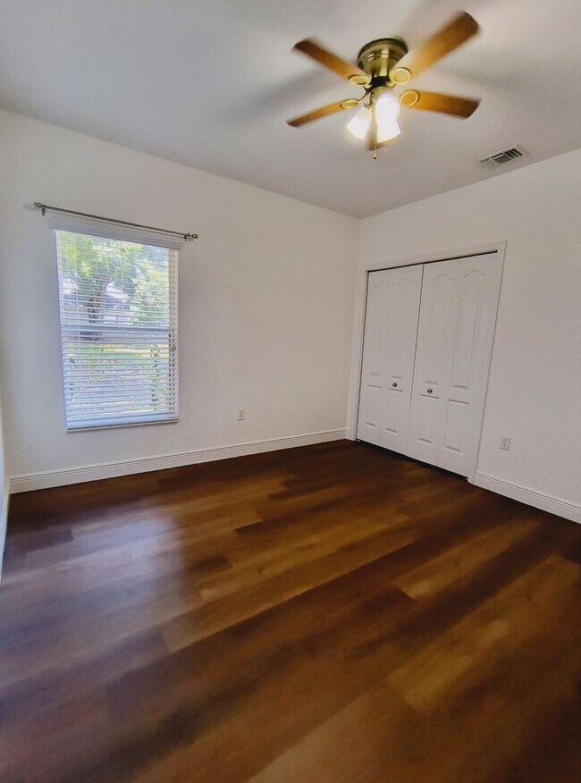 Building Photo - Beautiful 3 Bedroom 2 Bathroom Bungalow in...
