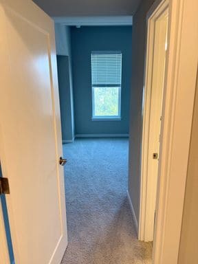 Building Photo - Stunning Tri Level 2 bed /2.5 bath Townhom...