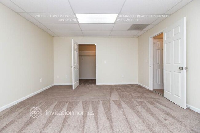 Building Photo - 1718 Independence Dr