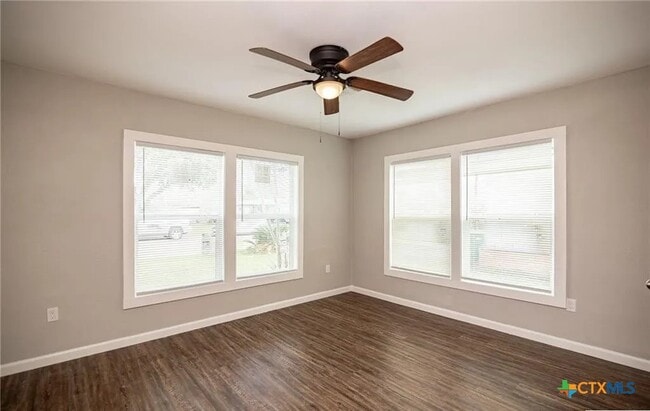 Building Photo - 2003 Woodlawn St