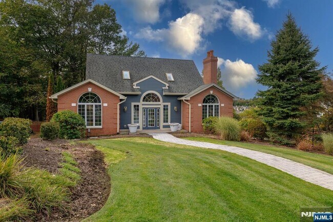 Building Photo - 372 Cambridge Dr